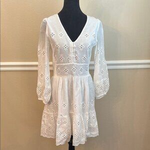 White Embroidered V-Neck Dress Women’s eyelet lined button XS Spring Summer